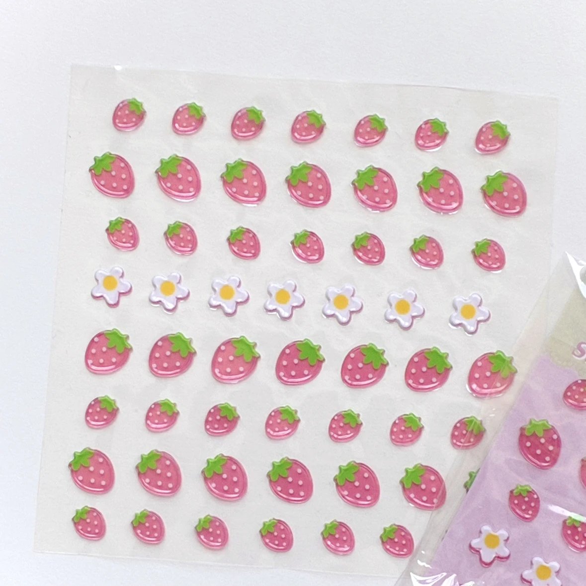 Byfufu Strwaberrry Resin Sticker