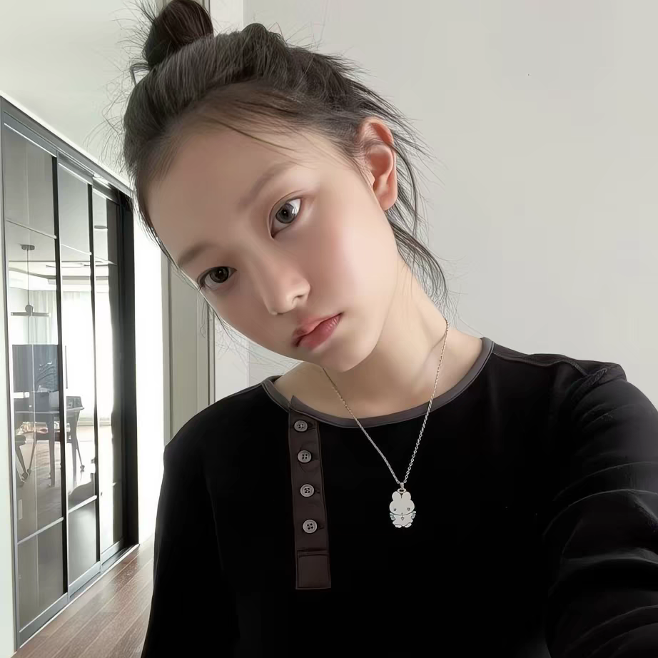 Sunonebird Bunny Luminous Necklace