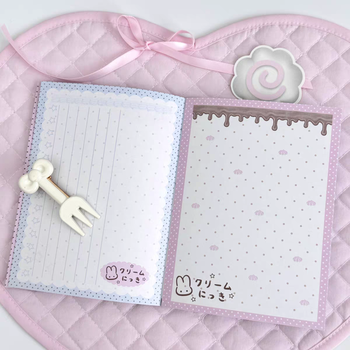[PakuPaku] A6 Cream Notebook