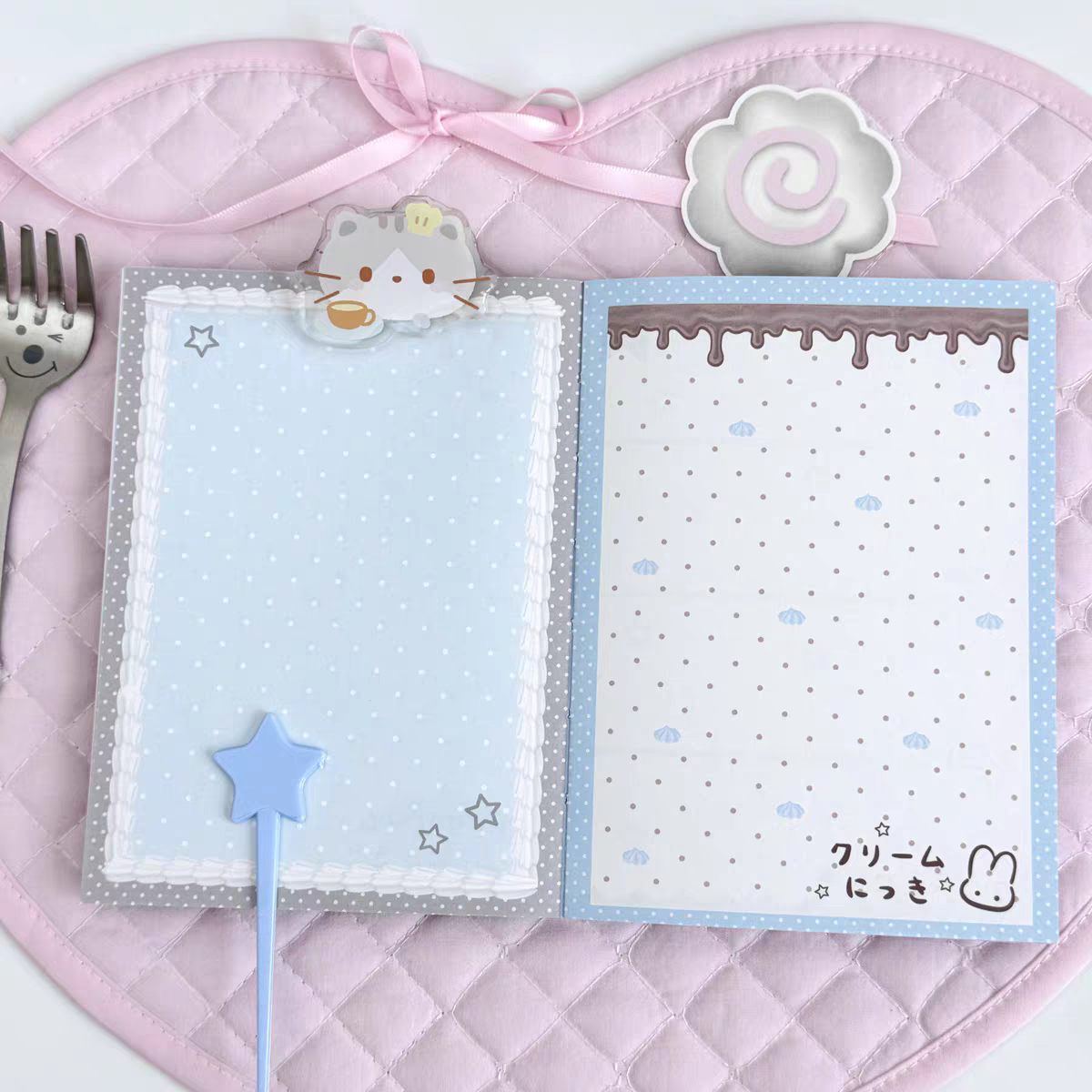 [PakuPaku] A6 Cream Notebook