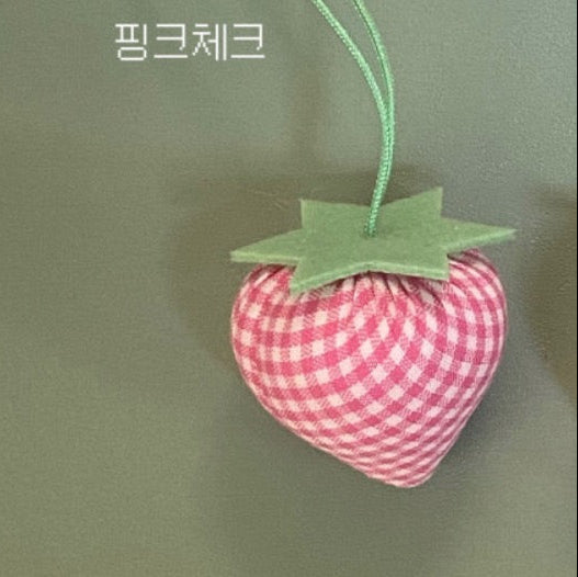 Nnubam Strawberry Pendant